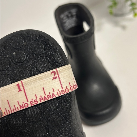 BOGS Kids Black Rain Boots - Picture 14 of 17